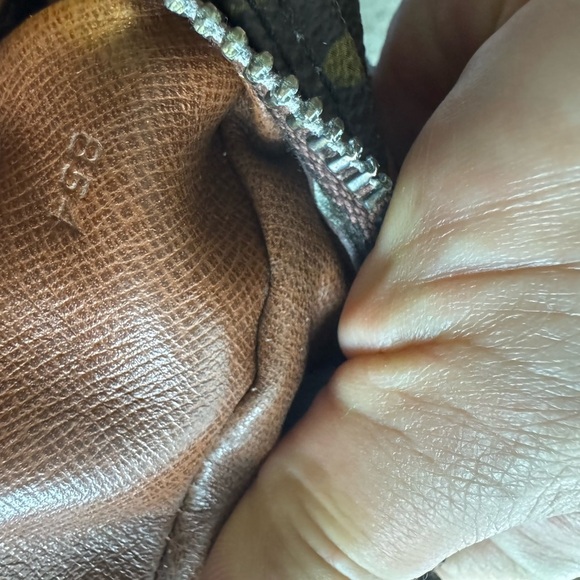 LOUIS VUITTON Nile Crossbody Bag Monogram Canvas - Picture 13 of 16